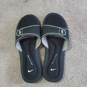 Nike slides